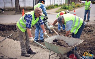 Obras Municipales mejora conectividad en sectores rurales y urbanos de Bulnes