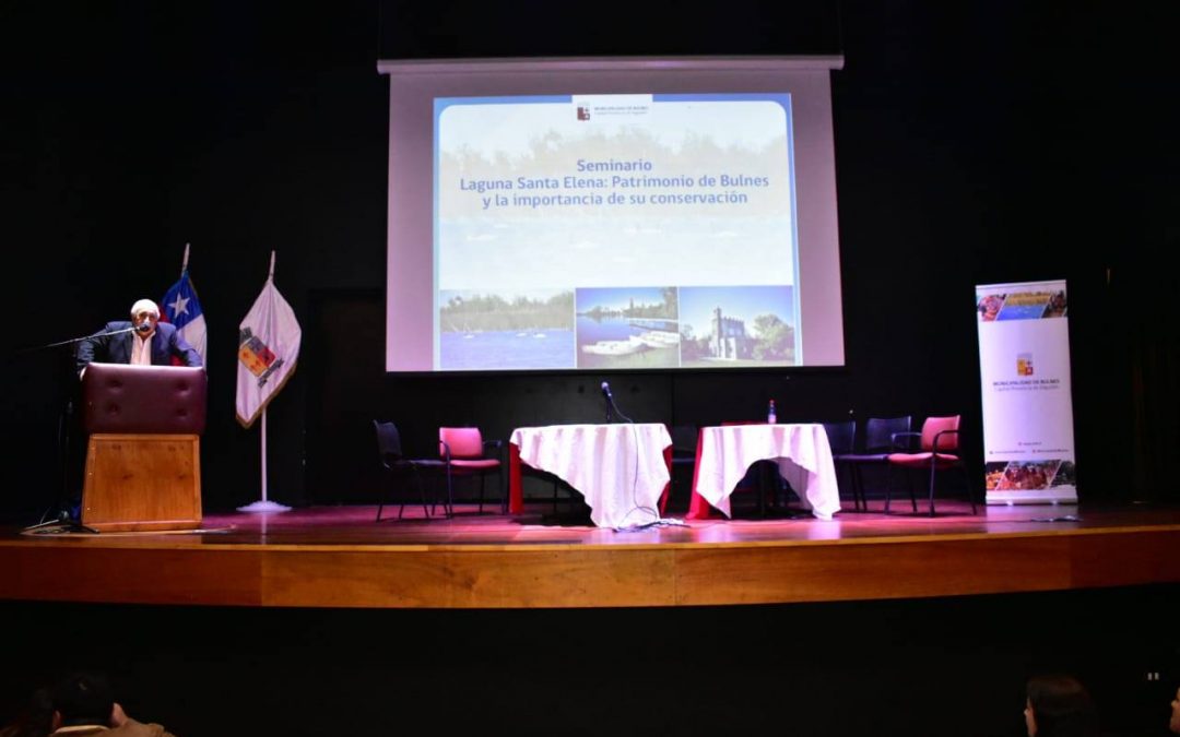 Científicos de la UdeC y la Ubb debaten sobre preservación de la Laguna Santa Elena de Bulnes.