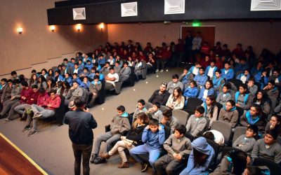 Exhibición del documental “cielo” en el edificio de la cultura