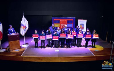 Municipio entregó 245 computadores a alumnos de 7 básico de la capital de Diguillín