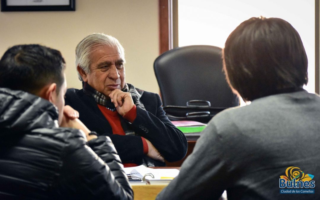 Director regional de la juventud se reunió con Alcalde Jorge Hidalgo para dar inicio a la celebración del mes de la juventud en Bulnes