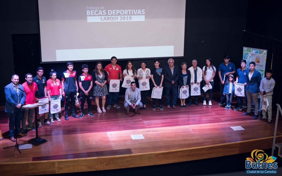 Municipalidad de Bulnes entregó Becas Deportivas a 20 deportistas de la capital de Diguillín