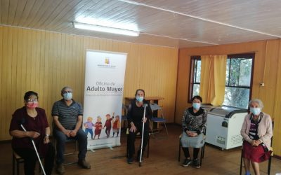 Abuelita de 101 años recibe atención de podóloga municipal