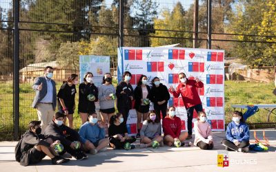 Taller de Balonmano para jóvenes recibe implementación del IND